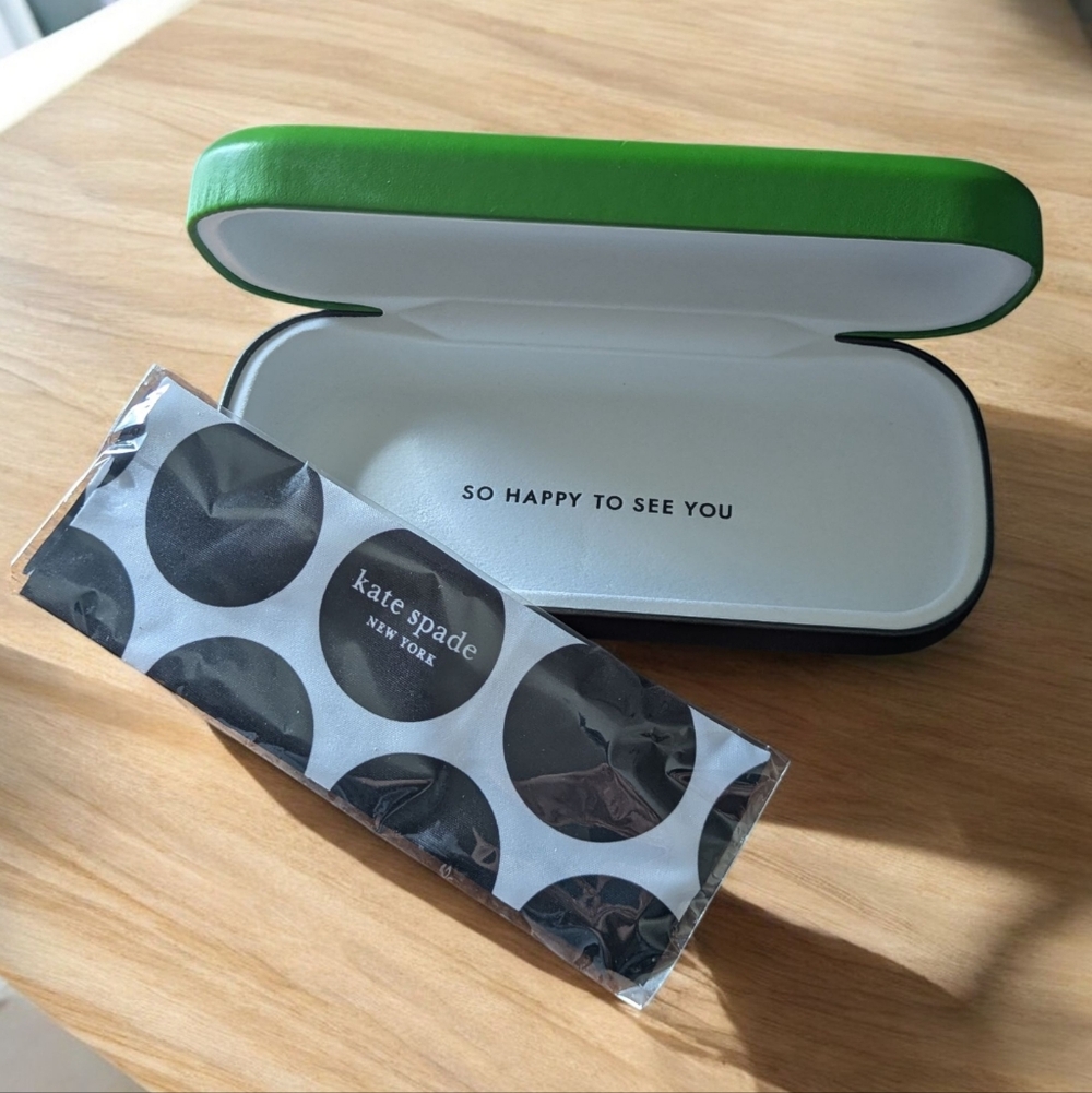 Kate Spade green and black hard shell signature eyeglass  sunglass case w/cloth